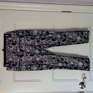 CVG ~ Constantly Varied Gear Color Me Badass Capri Large